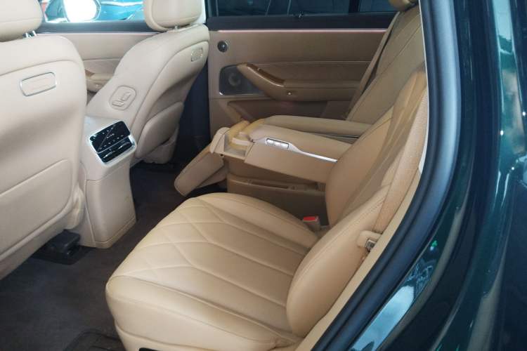 Used Hima AITO M8 2025 Extended-Range Ultra Version 53.4 kWh 6-Seater Edition Interior 4