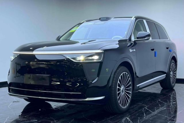 Ojetý Hima AITO M8 2025 Extended-Range Max+ Version 53.4 kWh 6-Seater Edition