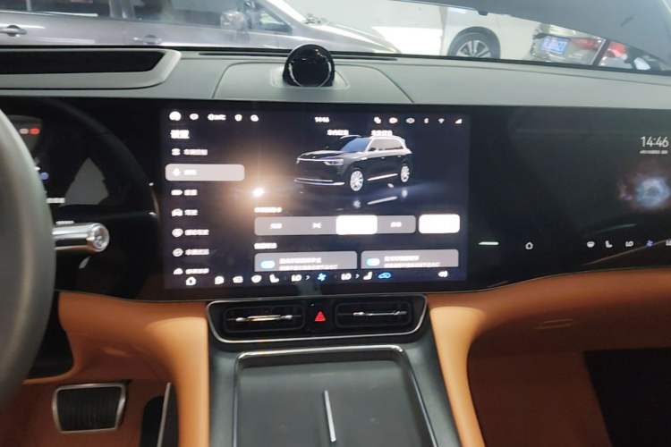 Used Hima AITO M8 2025 Extended-Range Max+ Version 53.4 kWh 5-Seater Edition Audio And AC Panel
