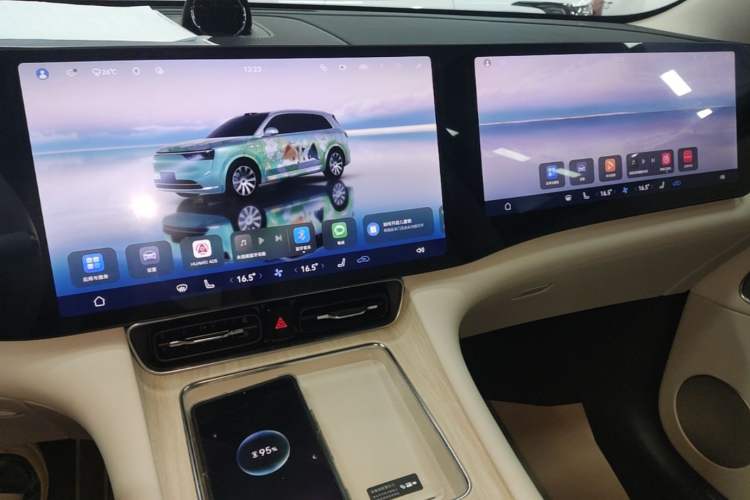 Used Hima AITO M8 2025 Extended-Range Max+ Version 53.4 kWh 5-Seater Edition Audio And AC Panel