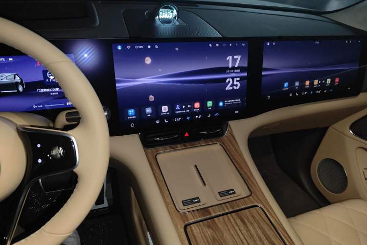 Used Hima AITO M8 2025 Extended-Range Max+ Version 53.4 kWh 6-Seater Edition Audio And AC Panel