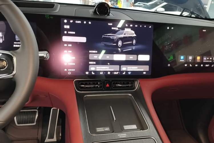 Used Hima AITO M8 2025 Extended-Range Ultra Version 53.4 kWh 6-Seater Edition Audio And AC Panel