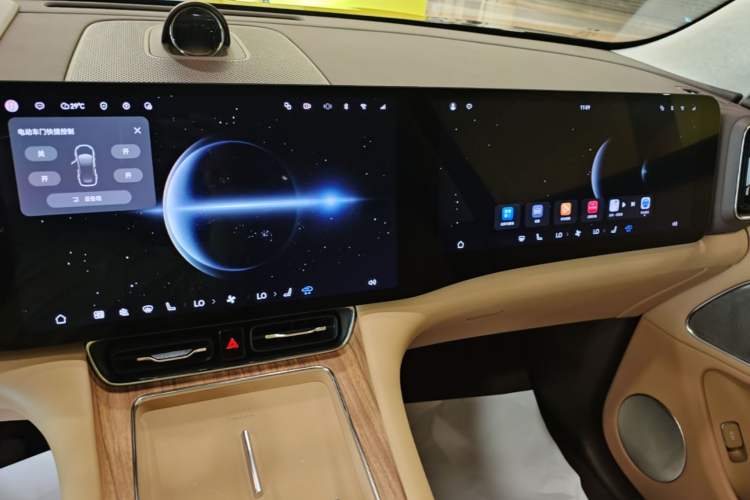 Used Hima AITO M8 2025 Extended-Range Ultra Version 53.4 kWh 6-Seater Edition Audio And AC Panel