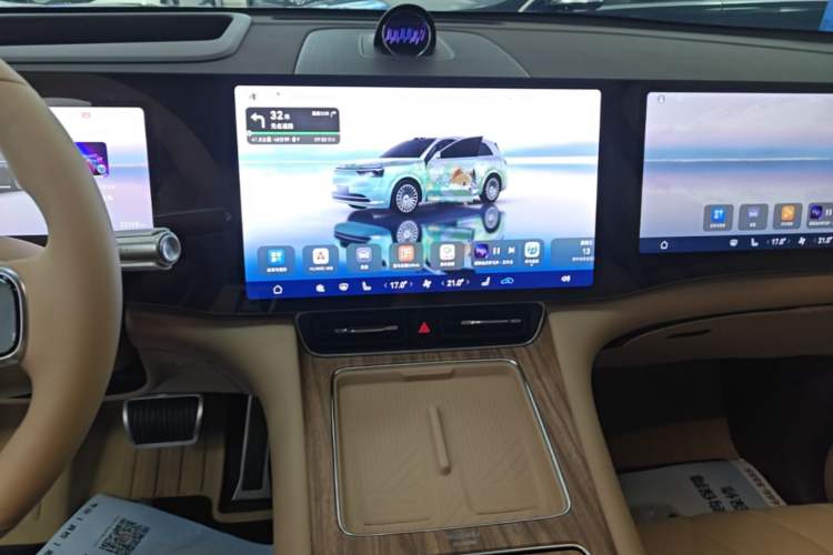 Used Hima AITO M8 2025 Extended-Range Max+ Version 53.4 kWh 6-Seater Edition Audio And AC Panel