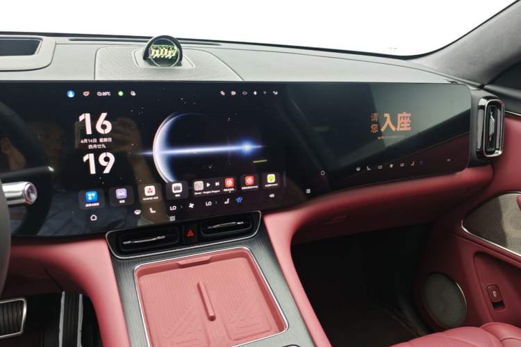 Used Hima AITO M8 2025 Extended-Range Max+ Version 53.4 kWh 6-Seater Edition Audio And AC Panel