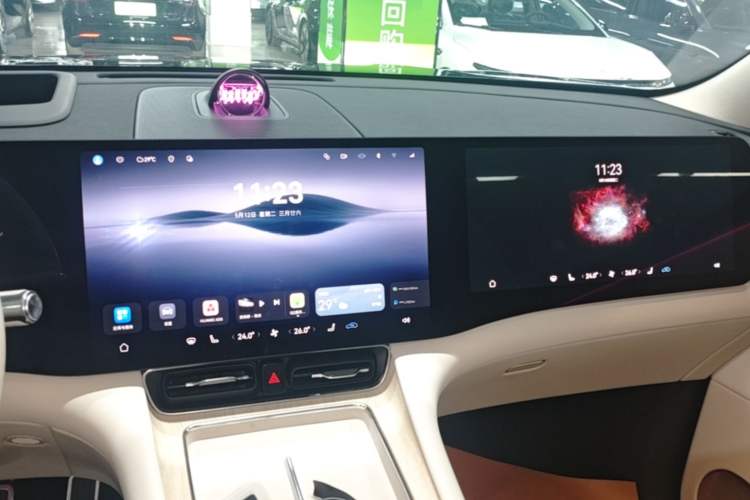 Used Hima AITO M8 2025 Extended-Range Max+ Version 53.4 kWh 5-Seater Edition Audio And AC Panel