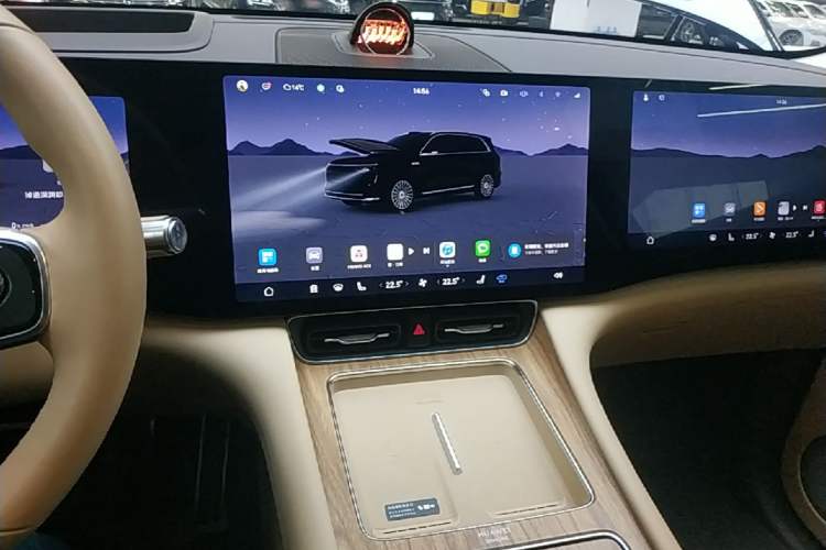 Used Hima AITO M8 2025 Extended-Range Ultra Version 53.4 kWh 6-Seater Edition Audio And AC Panel