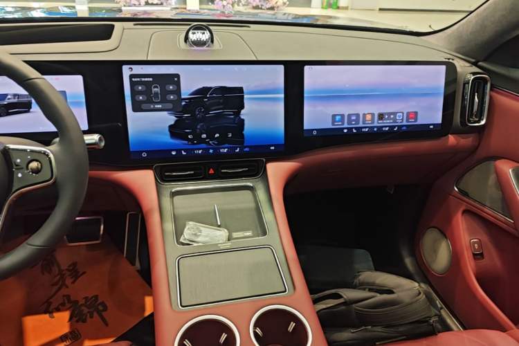 Used Hima AITO M8 2025 Extended-Range Ultra Version 53.4 kWh 6-Seater Edition Audio And AC Panel