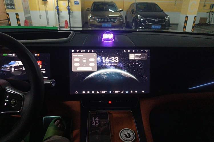 Used Hima AITO M8 2025 Model Pure Electric Ultra Six-Seat Four-Wheel-Drive Version Audio And AC Panel