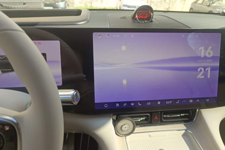 Used Hima AITO M8 2025 Extended-Range Max+ Version 53.4 kWh 5-Seater Edition Audio And AC Panel