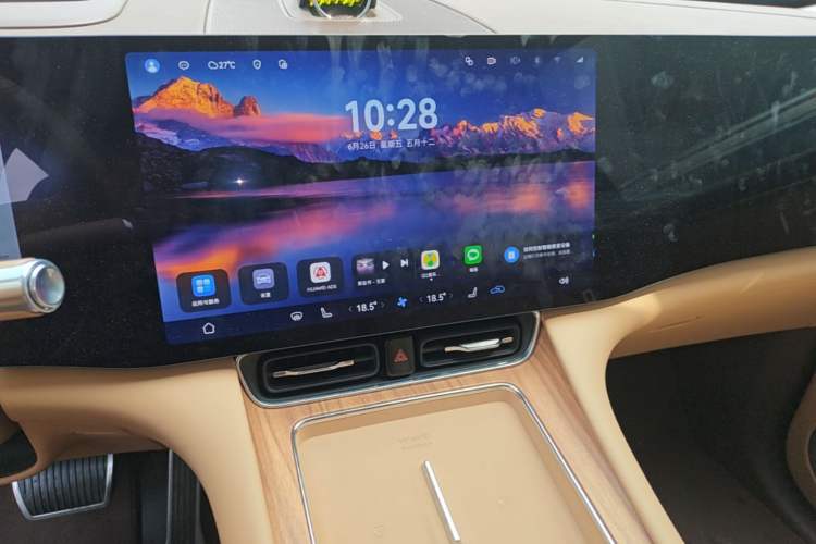 Used Hima AITO M8 2025 Extended-Range Ultra Version 53.4 kWh 6-Seater Edition Audio And AC Panel