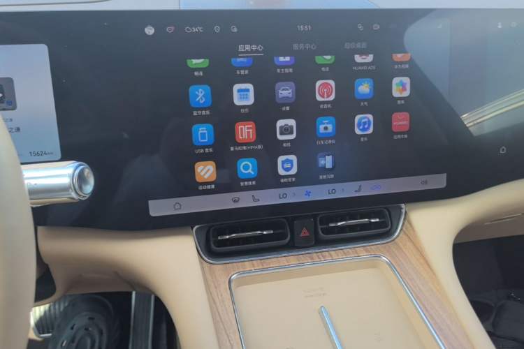 Used Hima AITO M8 2025 Extended-Range Ultra Version 53.4 kWh 6-Seater Edition Audio And AC Panel