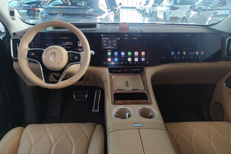 Used Hima AITO M8 2025 Extended-Range Ultra Version 53.4 kWh 6-Seater Edition Center Console