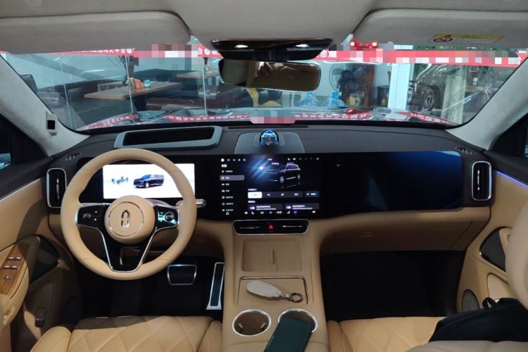 Used Hima AITO M8 2025 Extended-Range Max+ Version 53.4 kWh 6-Seater Edition Center Console