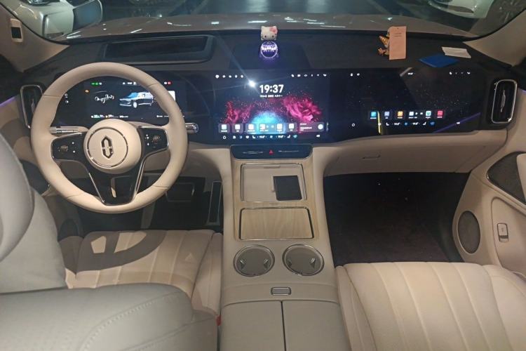 Used Hima AITO M8 2025 Extended-Range Max+ Version 53.4 kWh 5-Seater Edition Center Console
