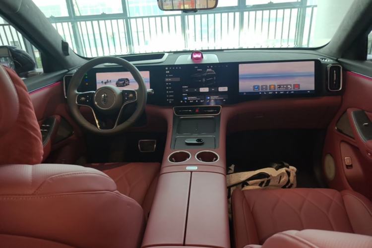Used Hima AITO M8 2025 Extended-Range Max+ Version 53.4 kWh 6-Seater Edition Center Console