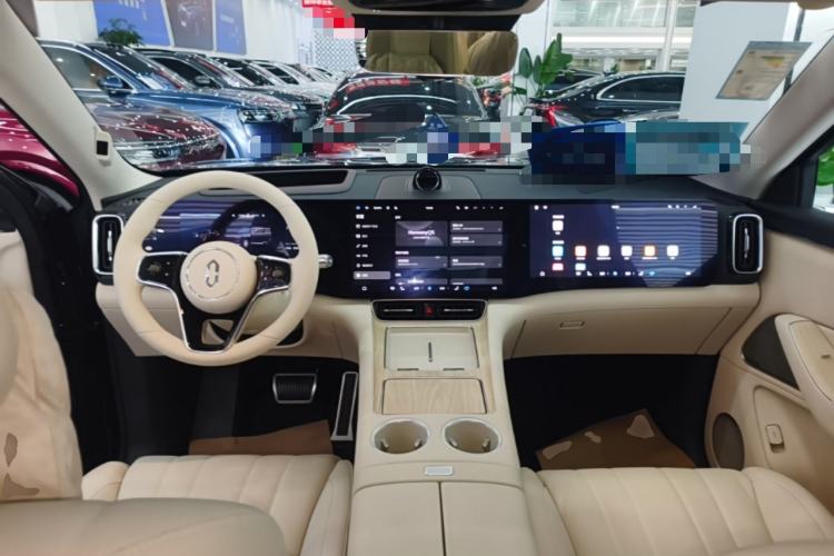 Used Hima AITO M8 2025 Extended-Range Max+ Version 53.4 kWh 6-Seater Edition Center Console