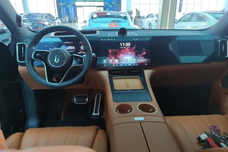 Used Hima AITO M8 2025 Extended-Range Max+ Version 53.4 kWh 5-Seater Edition Center Console