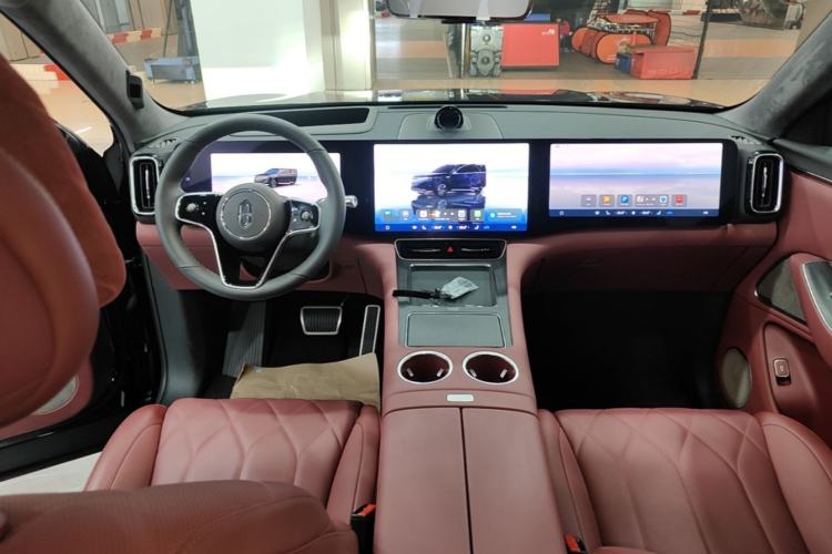 Used Hima AITO M8 2025 Extended-Range Ultra Version 53.4 kWh 5-Seater Edition Center Console