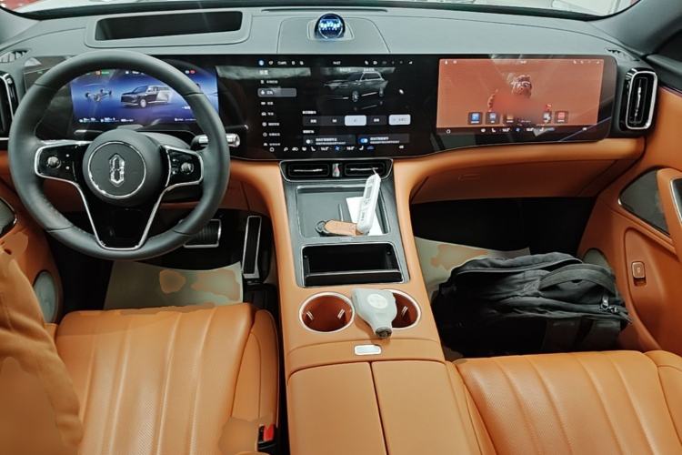 Used Hima AITO M8 2025 Extended-Range Max+ Version 53.4 kWh 5-Seater Edition Center Console