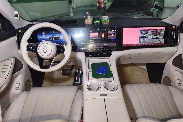 Used Hima AITO M8 2025 Extended-Range Max+ Version 53.4 kWh 6-Seater Edition Center Console