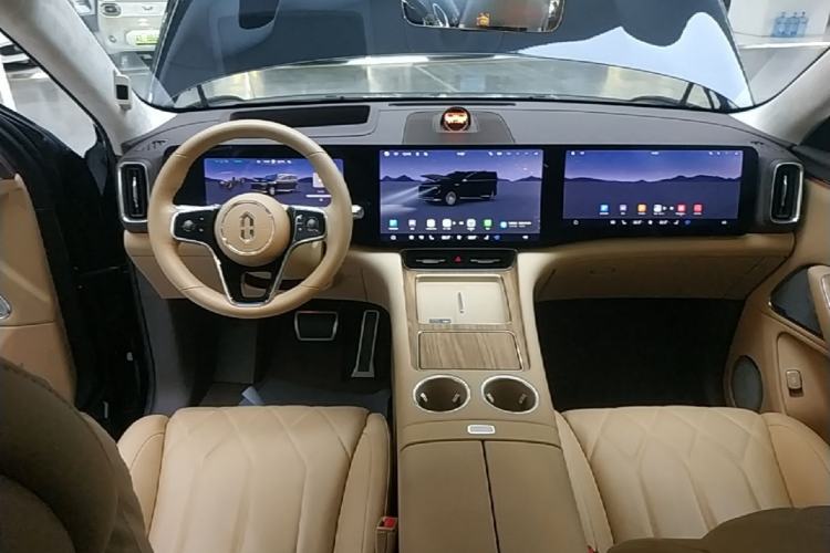 Used Hima AITO M8 2025 Extended-Range Ultra Version 53.4 kWh 6-Seater Edition Center Console