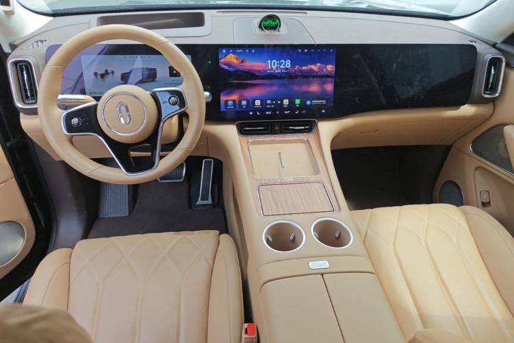 Used Hima AITO M8 2025 Extended-Range Ultra Version 53.4 kWh 6-Seater Edition Center Console