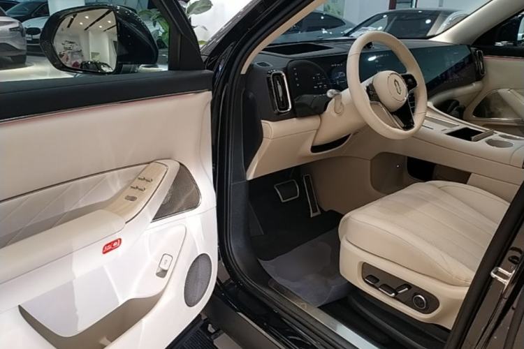 Used Hima AITO M8 2025 Model Pure Electric Max+ Six-Seat Four-Wheel-Drive Version Driver Seat