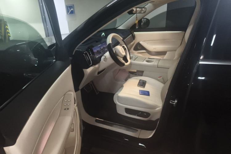 Used Hima AITO M8 2025 Extended-Range Ultra Version 53.4 kWh 6-Seater Edition Driver Seat
