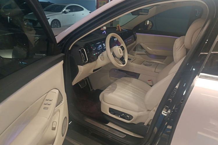 Used Hima AITO M8 2025 Extended-Range Max+ Version 53.4 kWh 5-Seater Edition Driver Seat