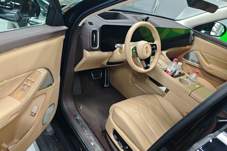 Used Hima AITO M8 2025 Extended-Range Ultra Version 53.4 kWh 6-Seater Edition Driver Seat
