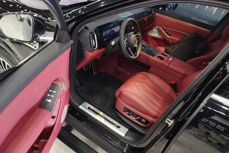 Used Hima AITO M8 2025 Extended-Range Max+ Version 53.4 kWh 6-Seater Edition Driver Seat