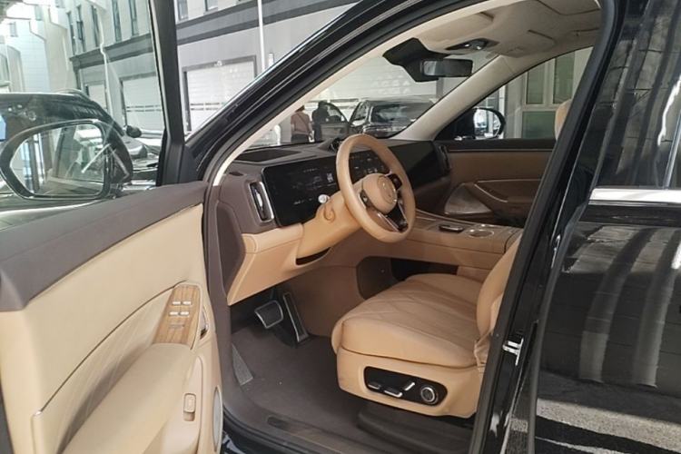 Used Hima AITO M8 2025 Extended-Range Ultra Version 53.4 kWh 6-Seater Edition Driver Seat