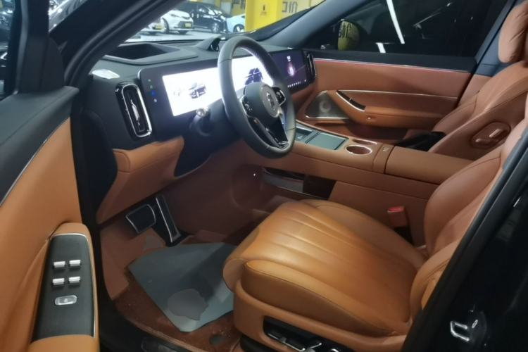 Used Hima AITO M8 2025 Extended-Range Max+ Version 53.4 kWh 5-Seater Edition Driver Seat