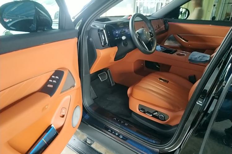 Used Hima AITO M8 2025 Extended-Range Max+ Version 53.4 kWh 6-Seater Edition Driver Seat