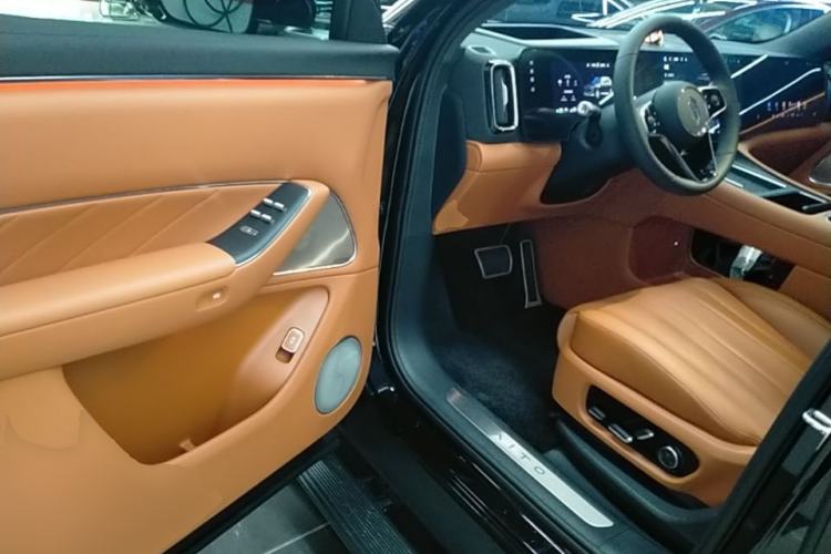 Used Hima AITO M8 2025 Extended-Range Max+ Version 53.4 kWh 5-Seater Edition Driver Seat