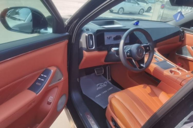 Used Hima AITO M8 2025 Extended-Range Max+ Version 53.4 kWh 5-Seater Edition Driver Seat