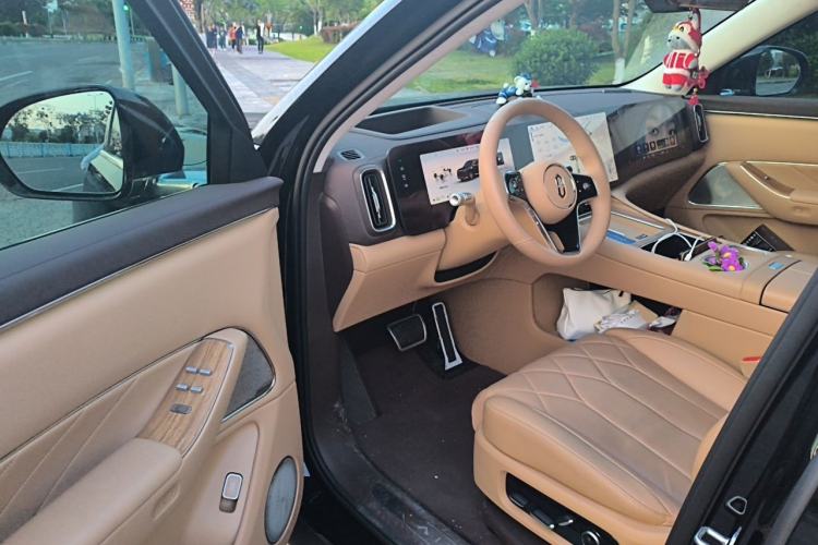 Used Hima AITO M8 2025 Extended-Range Ultra Version 53.4 kWh 6-Seater Edition Driver Seat