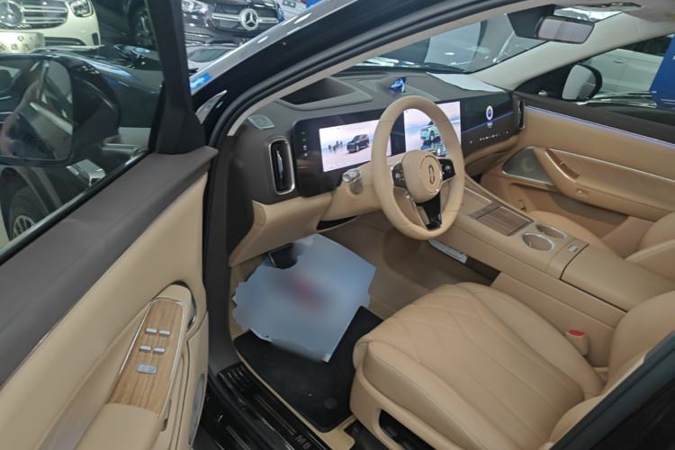 Used Hima AITO M8 2025 Extended-Range Max+ Version 53.4 kWh 6-Seater Edition Driver Seat
