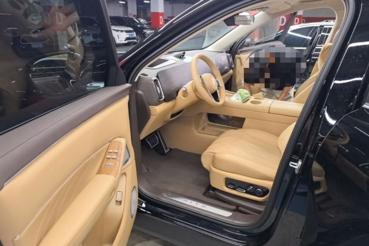Used Hima AITO M8 2025 Extended-Range Max+ Version 53.4 kWh 5-Seater Edition Driver Seat