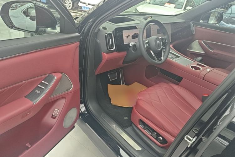 Used Hima AITO M8 2025 Extended-Range Max+ Version 53.4 kWh 5-Seater Edition Driver Seat