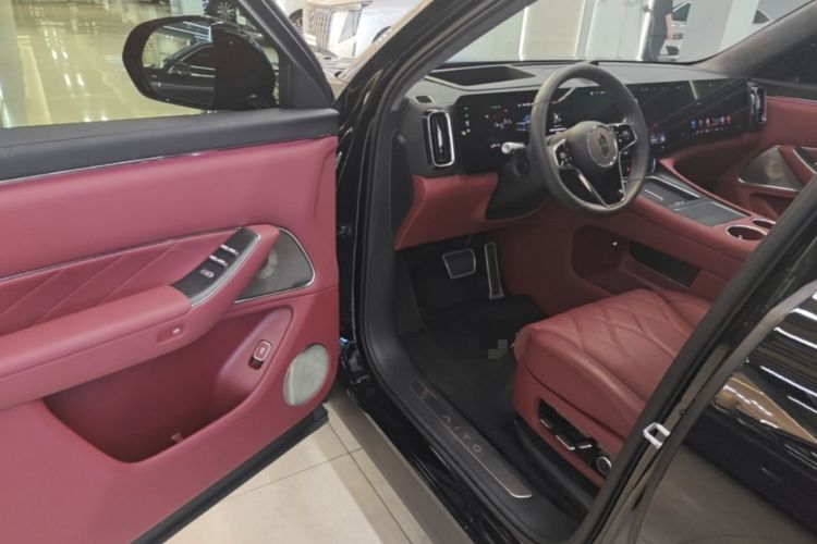 Used Hima AITO M8 2025 Extended-Range Max+ Version 53.4 kWh 6-Seater Edition Driver Seat
