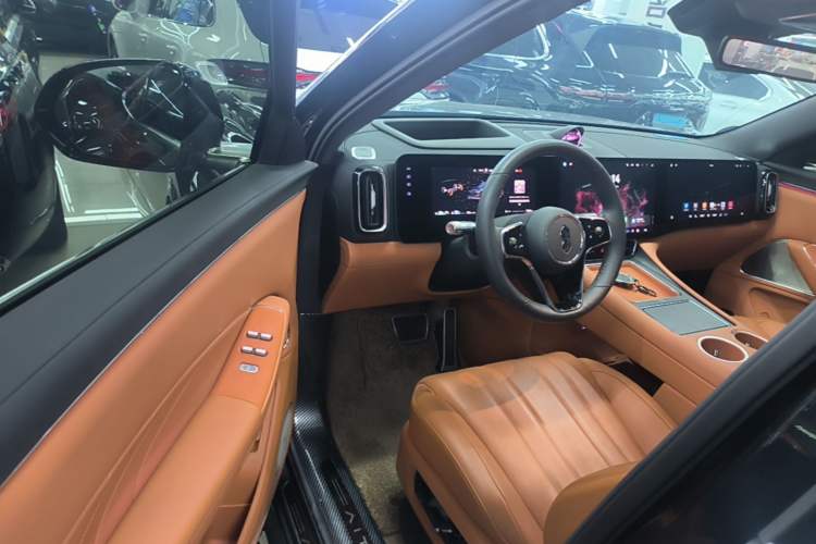 Used Hima AITO M8 2025 Extended-Range Max+ Version 53.4 kWh 6-Seater Edition Driver Seat