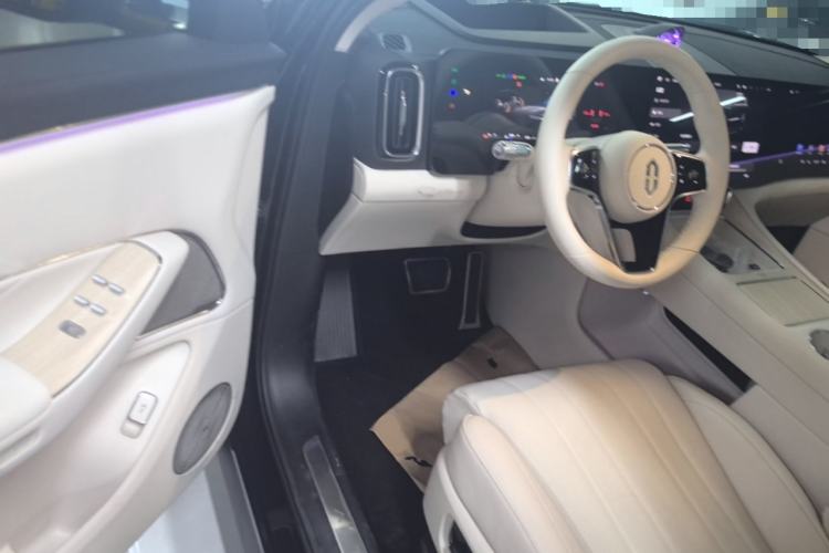 Used Hima AITO M8 2025 Extended-Range Max+ Version 53.4 kWh 5-Seater Edition Driver Seat