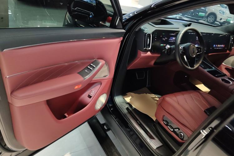 Used Hima AITO M8 2025 Extended-Range Max+ Version 53.4 kWh 6-Seater Edition Driver Seat