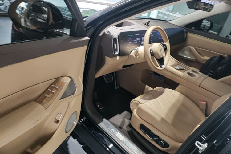 Used Hima AITO M8 2025 Extended-Range Max+ Version 53.4 kWh 5-Seater Edition Driver Seat