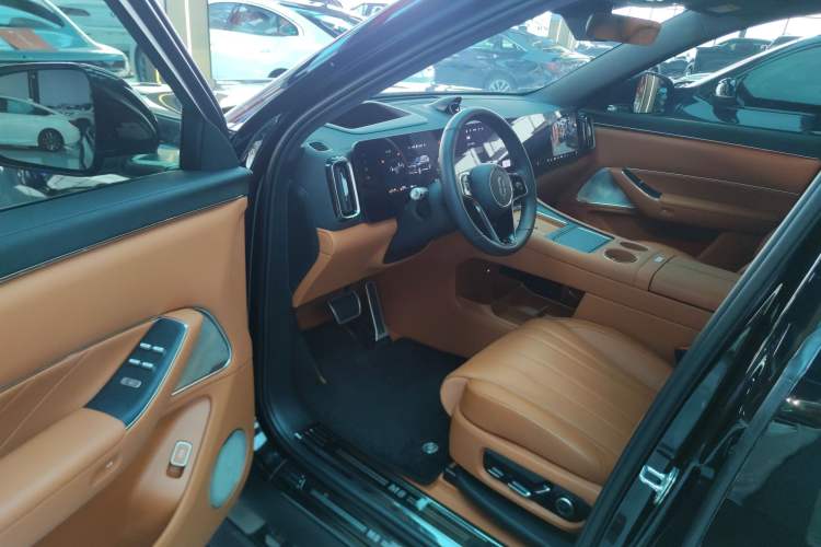Used Hima AITO M8 2025 Extended-Range Max+ Version 53.4 kWh 5-Seater Edition Driver Seat