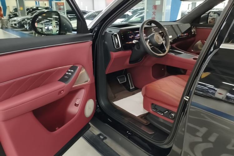 Used Hima AITO M8 2025 Extended-Range Ultra Version 53.4 kWh 6-Seater Edition Driver Seat
