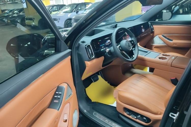 Used Hima AITO M8 2025 Extended-Range Max+ Version 53.4 kWh 6-Seater Edition Driver Seat
