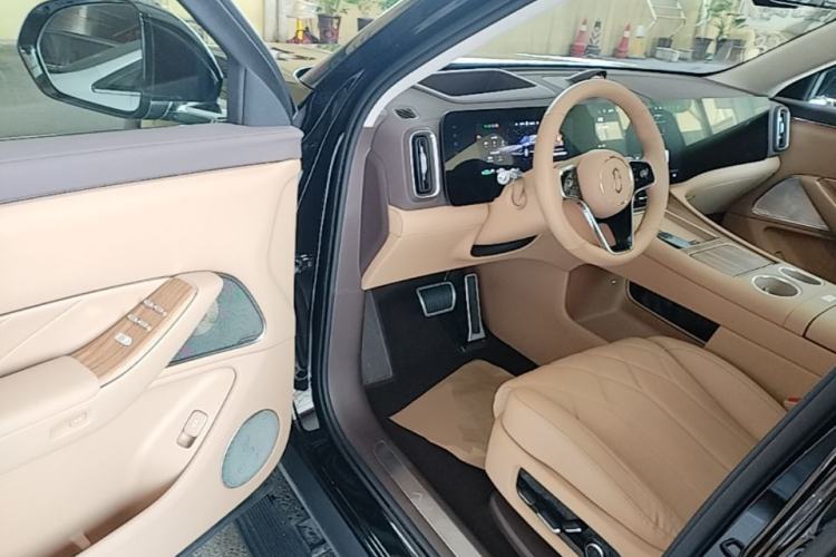 Used Hima AITO M8 2025 Extended-Range Max+ Version 53.4 kWh 6-Seater Edition Driver Seat